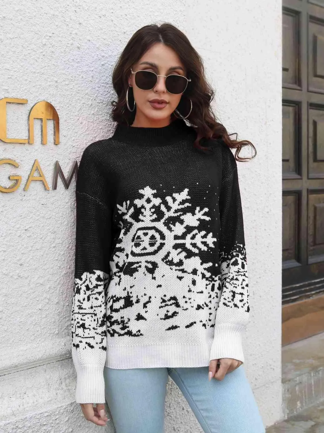 Elegant Diamond Print Winter Turtleneck Sweater