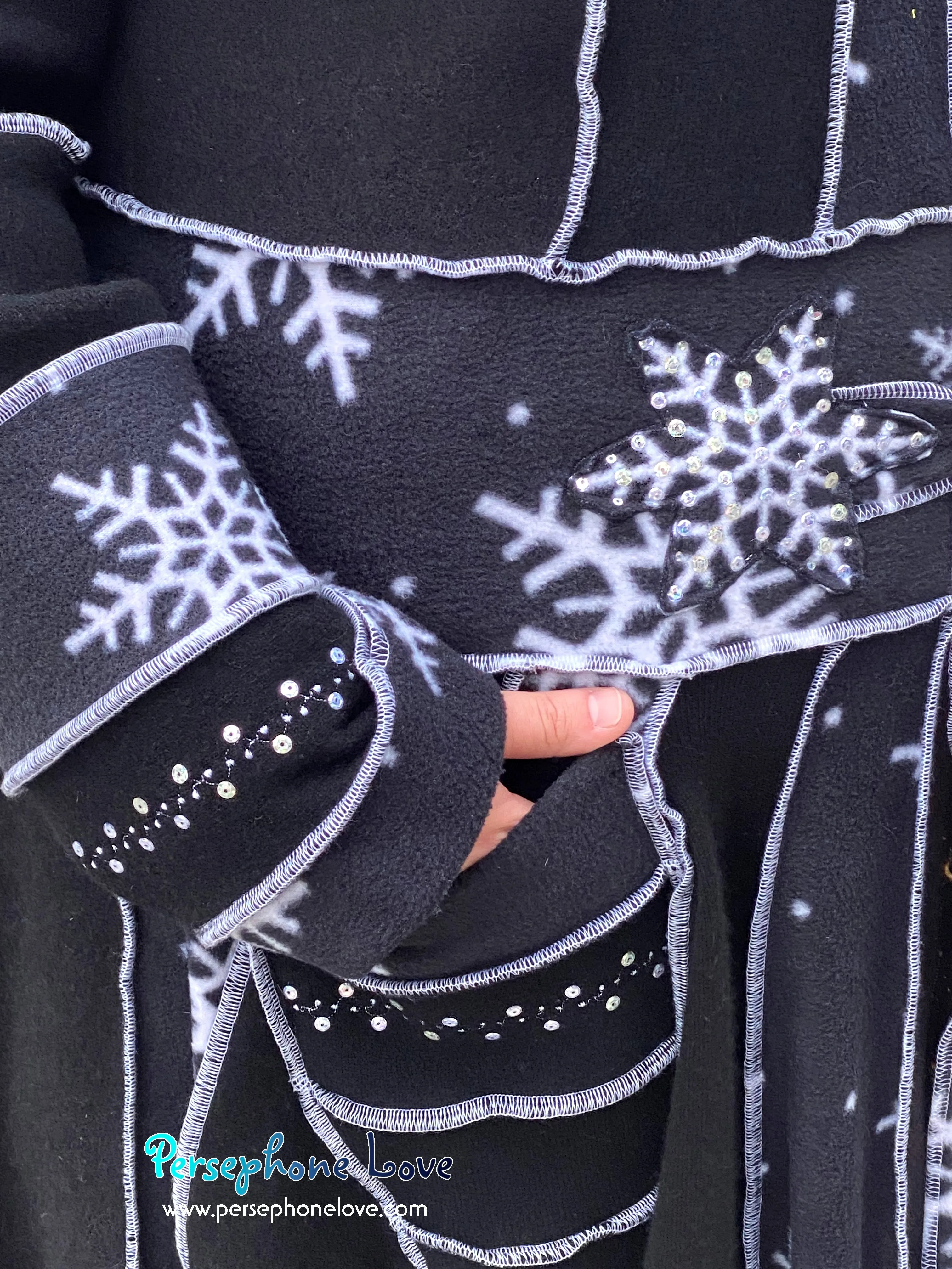 "Midnight" GODDESS SIZE Black/white snowflake embroidered/felted/sequins cashmere patchwork Katwise-inspired sweatercoat-2543